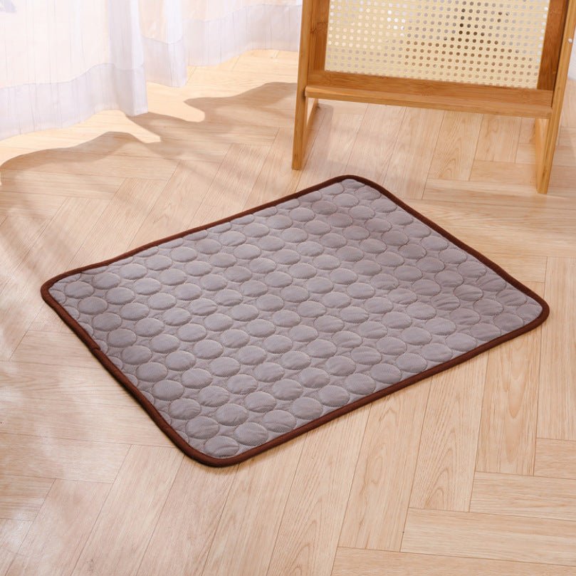 Premium zelfkoelende hondenmat van MyBreezyPaws in bruin, standaard uitvoering 100 × 70 cm